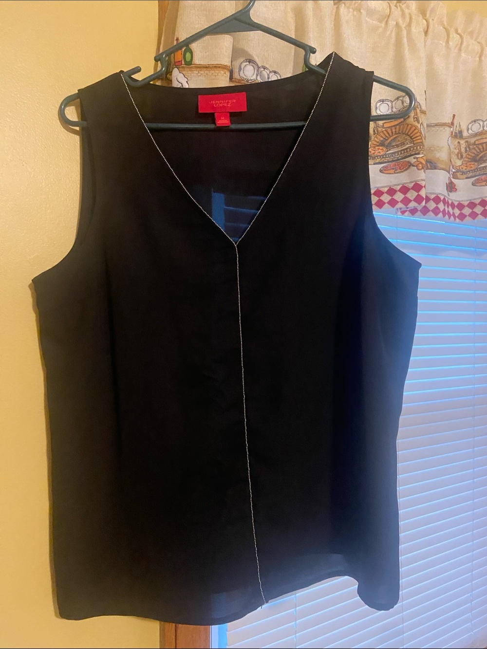 Jlo Black V-Neck Sleeveless Camisole with Contrast Stitching